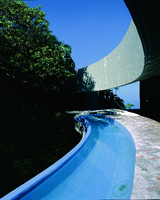 To see what happens when a watershape is completely, entirely, organically linked to architecture, you need look no farther than   the work of John Lautner and many of the projects he completed before his death in 1994. Mentored by Frank Lloyd Wright, Lautner saw swimming pools and other waterfeatures as integral components in compositions of great and enduring beauty, says Helena Arahuete, who was in turn mentored by Lautner and is now the principle  architect in the firm that bears his name.  (Photo by Alan Weintraub/Arcaid)