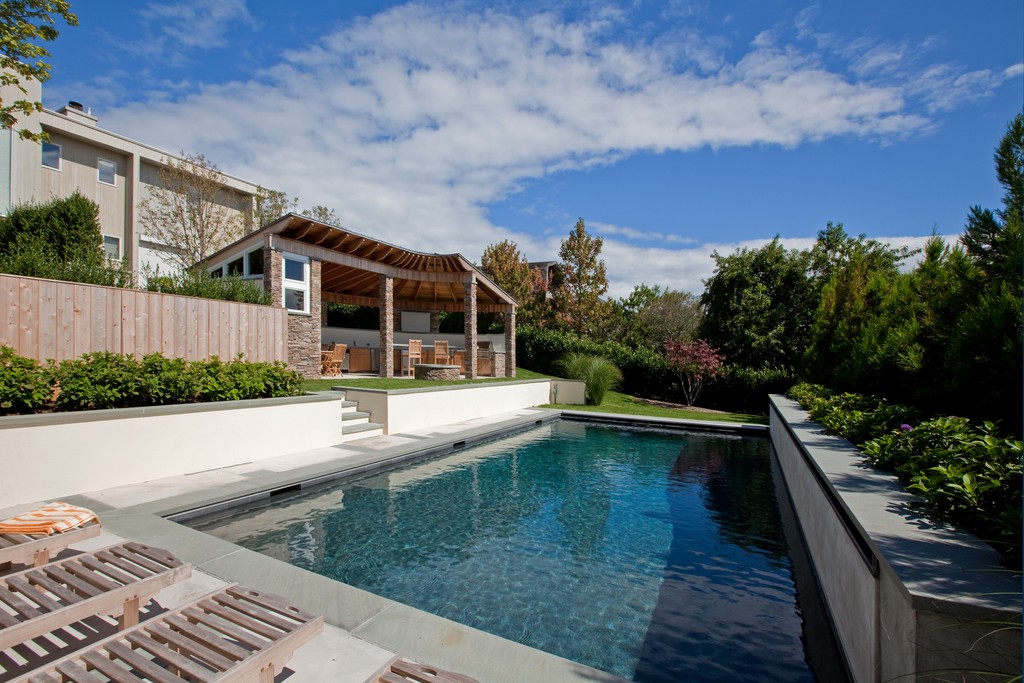 Having begun his career decades ago as a residential pool/spa service technician on Long Island, N.Y., watershaper Steve Kenny has a profound appreciation of superior water quality – one he developed, he says, despite a near vacuum when it came to high-caliber industry education on the subject.  Today, this self-taught expert applies what he’s learned in building pools that combine unusual hydraulic designs with sophisticated water treatments.   