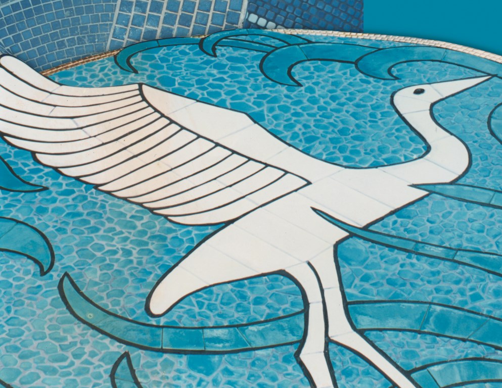 Most watershapers lavish nearly all of their design attention on features and details above the waterline, but designer/builder Glenn Harris would rather focus his efforts on the broad canvas that spreads below the water’s surface. Here, he’ll explore the creative possibilities of tile, plaster and other finish materials, defining in this case what can happen when you turn your thoughts to tile and a set of new decorative frontiers.