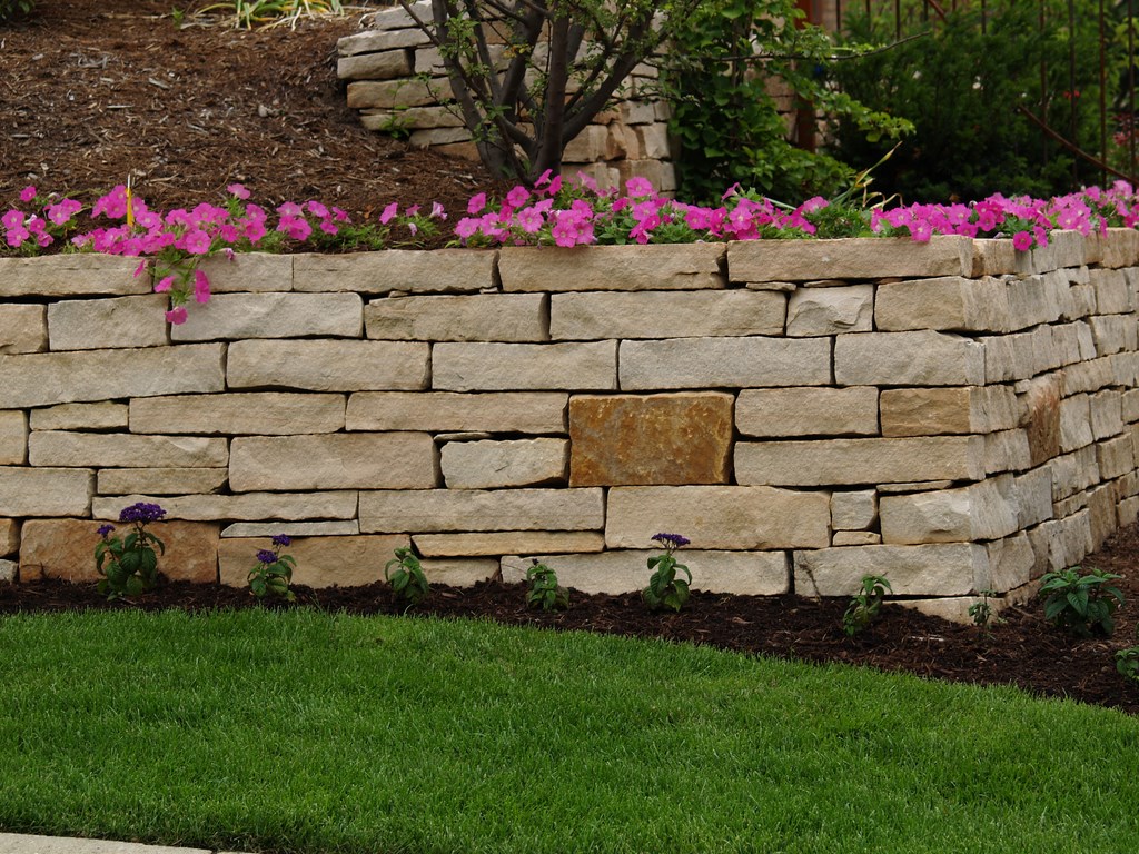 Whenever a landscape includes a retaining wall, says Chicago-based landscape designer Jerry Miraldi, it should be both functional and aesthetically pleasing as well. In his case, however, personal circumstances have led him to broaden that basic rule, adding accessibility to the range of factors he considers in blending walls seamlessly into their landscapes.