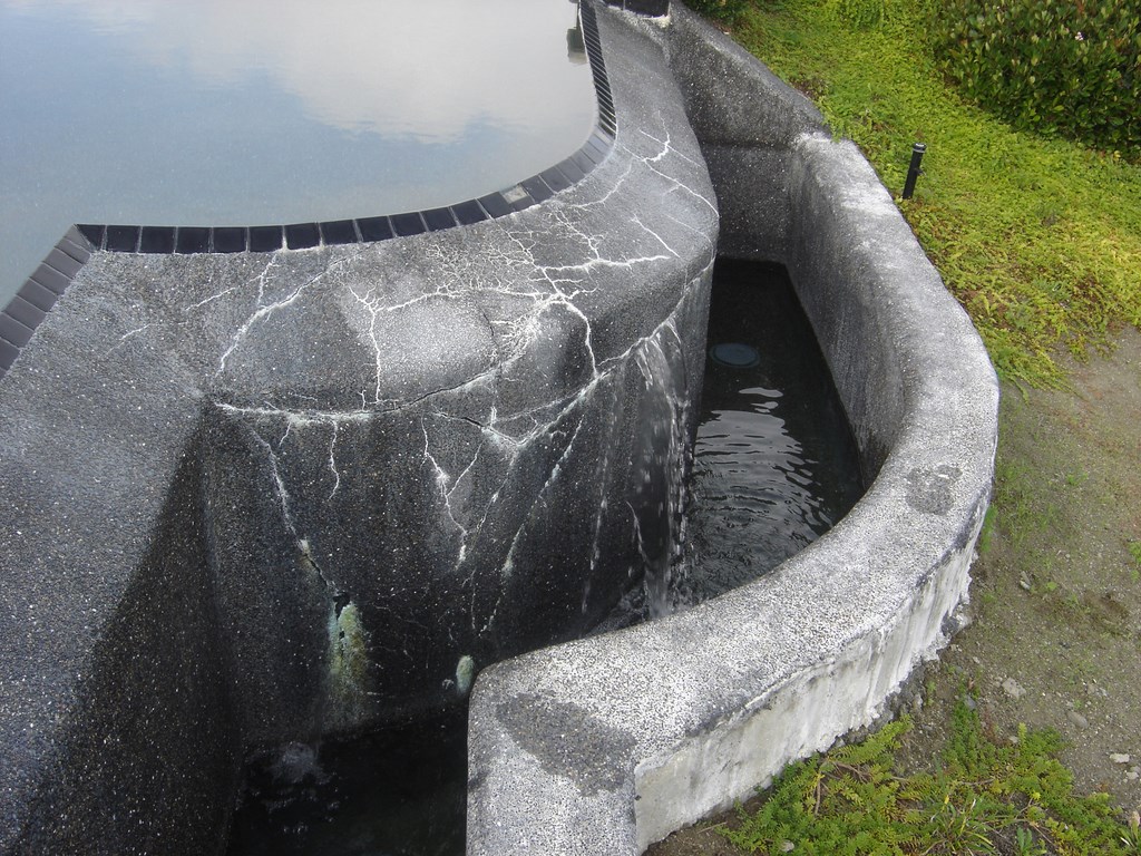 Although far more common than they once were, pools with vanishing edges are still among the watershaping industry’s most distinctive products. Their increased popularity, however, has been accompanied by a rash of expensive repairs and structural failures in the walls used to create the edge effects. To get to the bottom of this epidemic, engineer Ron Lacher has investigated the causes and, in this article, presents his recommendations for solutions.