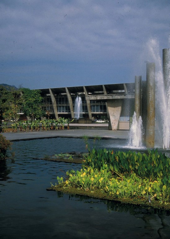 When it comes to identifying those who’ve shaped his life and work, acclaimed landscape architect Raymond Jungles doesn’t hesitate in naming Brazilian designer Roberto Burle Marx as a singularly profound influence. Famous for bold arrangements of plant materials and architectural forms, Burle Marx’s gardens are among the world’s most celebrated and studied – a legacy Jungles describes here as a close friend and student of the master.