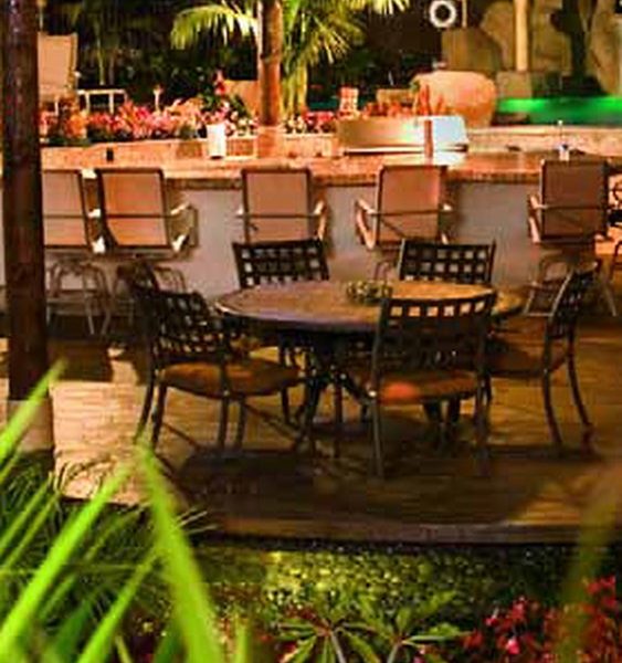 Although there are still many watershapers who work primarily with pencil and paper to get their design ideas across, it’s increasingly a field in which computers are essential tools in communicating with clients. Here, designer David Peterson discusses the emerging need for standardization of the way watershapers work with computer systems to keep clients up to speed while interacting seamlessly with other designers and contractors as well.