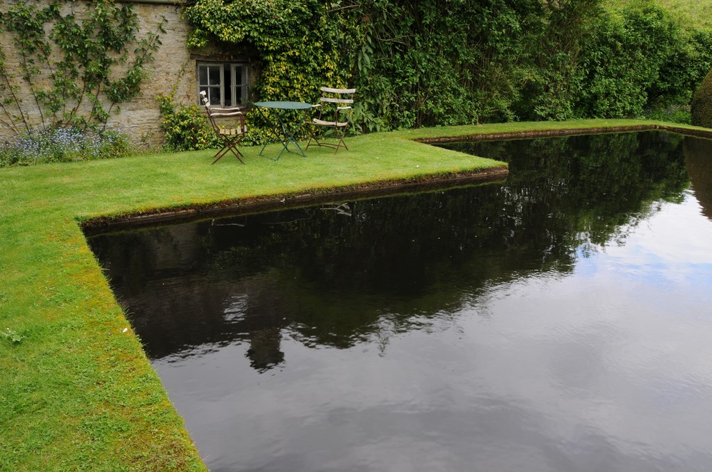 A well-made pond can be a perfect replication of nature, says watergarden artist Anthony Archer Wills – or it can take an architectural form and reveal the role of a designer for everyone to see. Here, he takes a look at the latter sort of pond, discussing situations in which taking a formal approach makes perfect sense and reviewing some of the shapes, materials and strategies for creating settings that will be marked by a distinctly human touch.