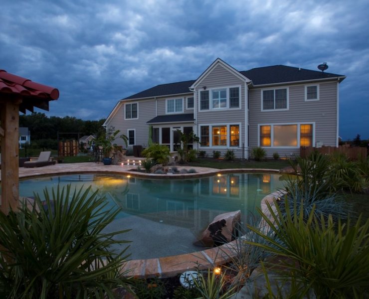 When clients in New York asked Bruce Zaretsky to create a tropical paradise in their backyard, he hesitated for a bit -- then pulled out all the stops and presented them with a subtly themed poolscape that met their hearts' desires.